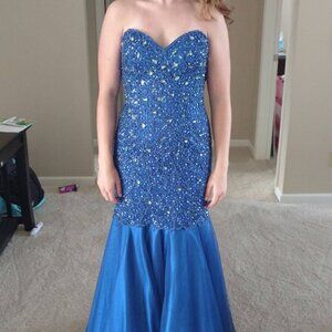 Prom or Pageant Gown. Strapless royal blue. Size Small,